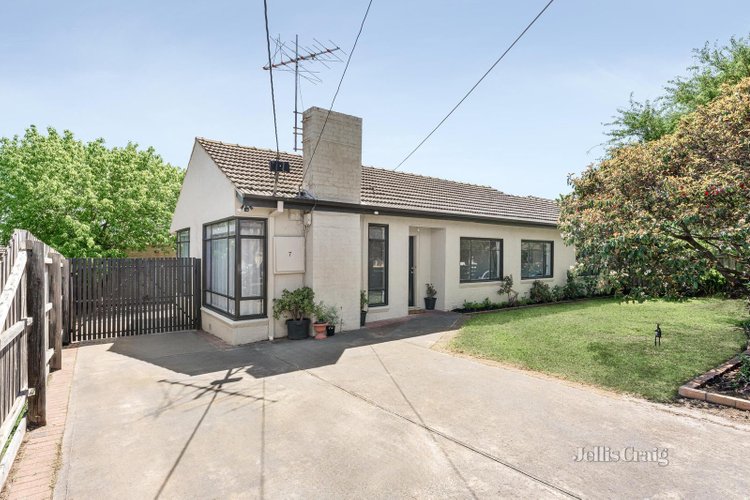 7 Albenca Street Mentone 3194
