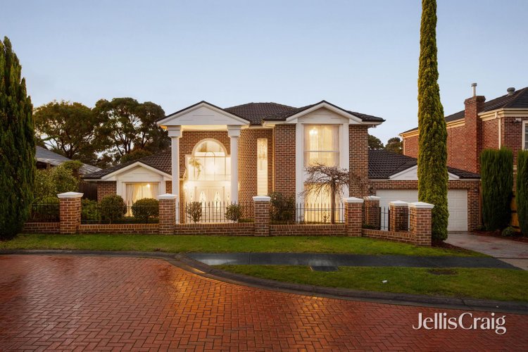 7 Almerta Place Bulleen 3105