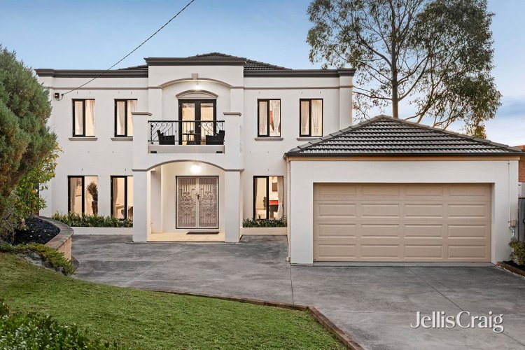 7 Arnold Grove Doncaster 3108
