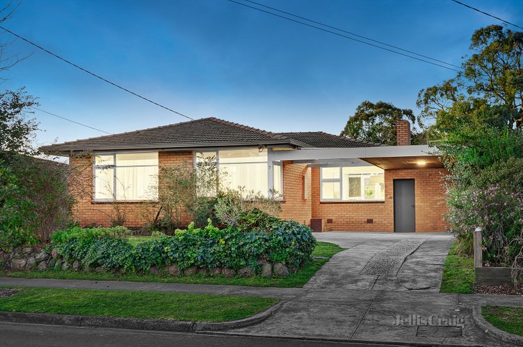 7 Astelot Drive Donvale 3111