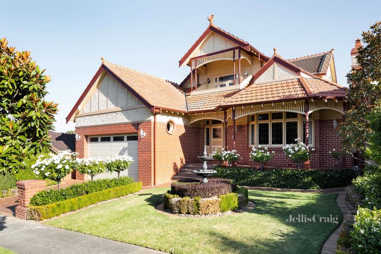 7 Binnak Drive Watsonia North 3087