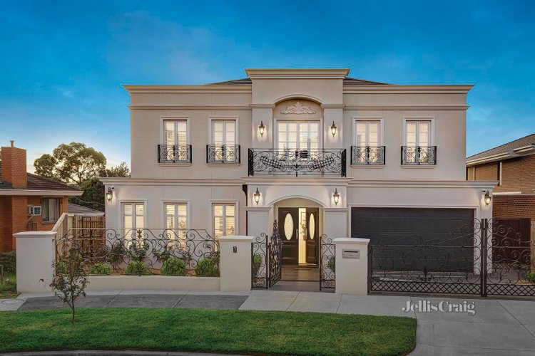 7 Blossom Court Glen Waverley 3150