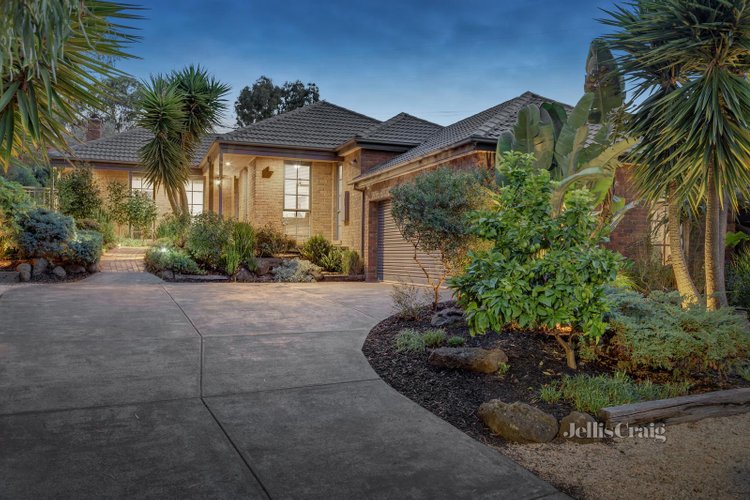 7 Booth Court Eltham 3095