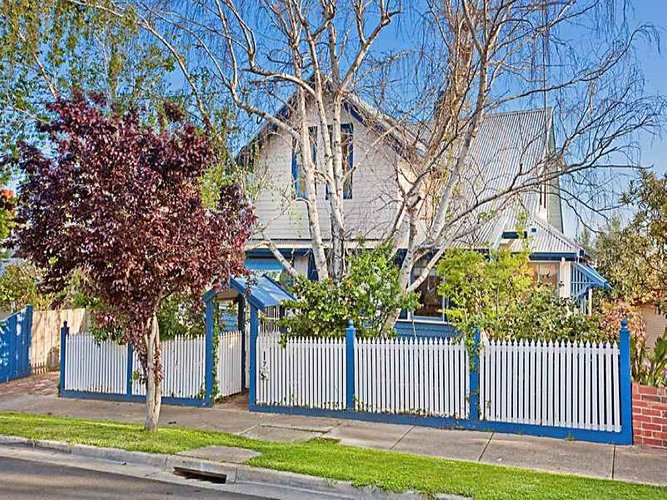 7 Buckland Avenue, Newtown