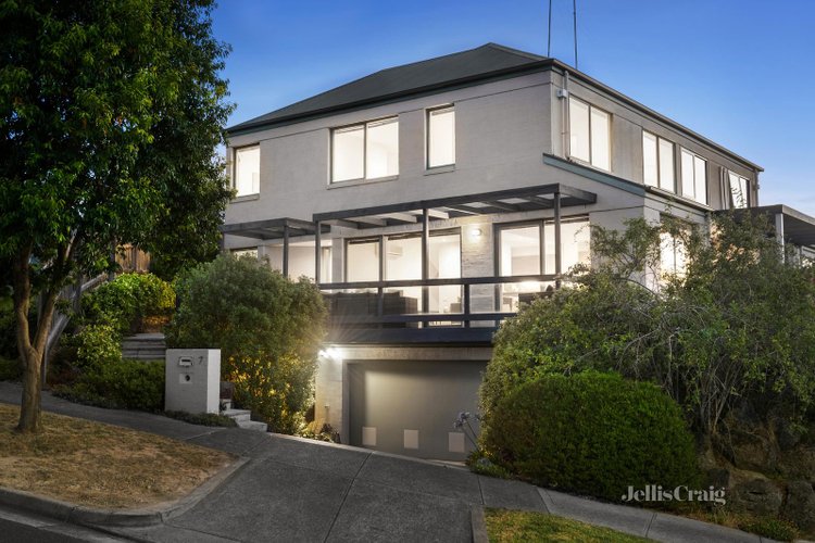 7 Cosmos Court Doncaster East 3109