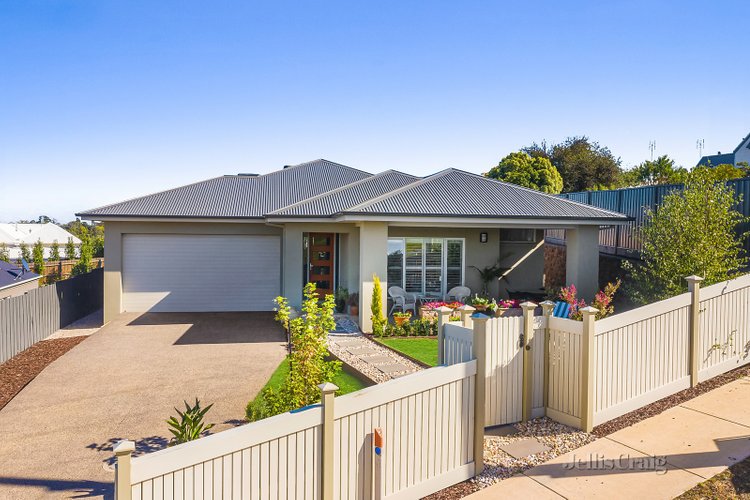 7 Edgecombe Street Kyneton 3444