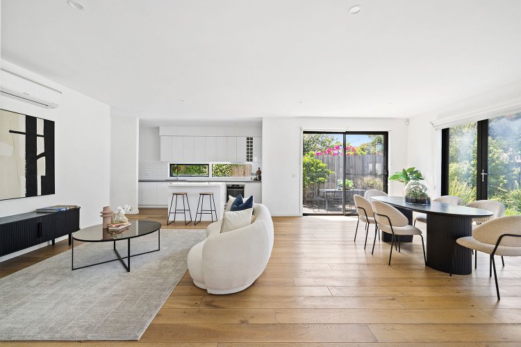 7 Gilmour Road Bentleigh 3204