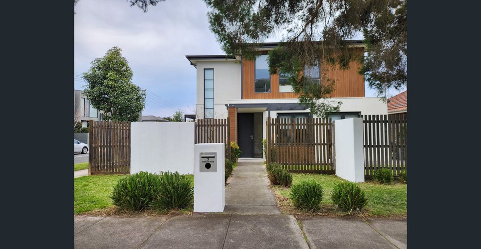 7 Gilmour Road Bentleigh 3204
