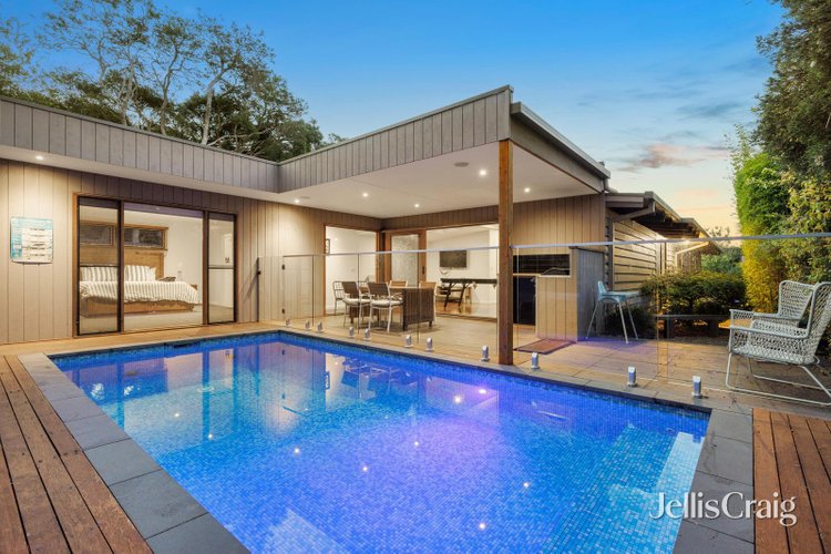 7 Holden Road Rye 3941