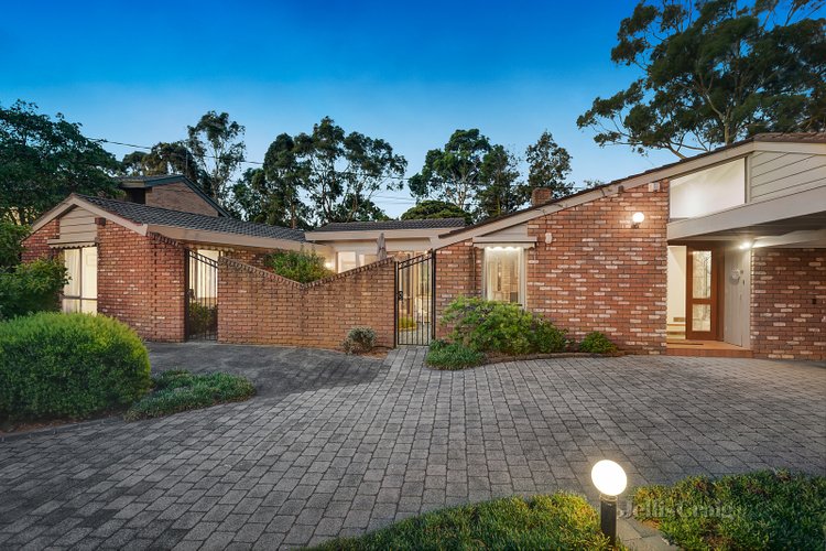 7 Kippax Court Mount Waverley 3149