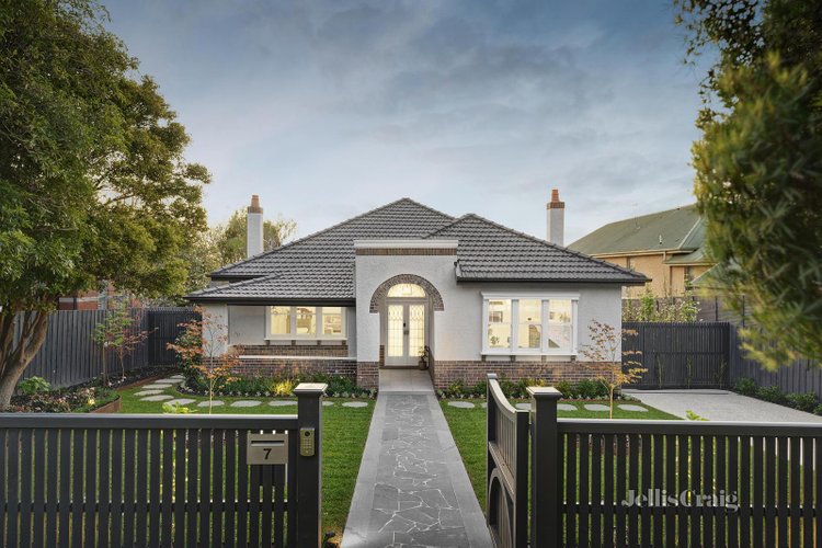 7 Logan Street Canterbury 3126