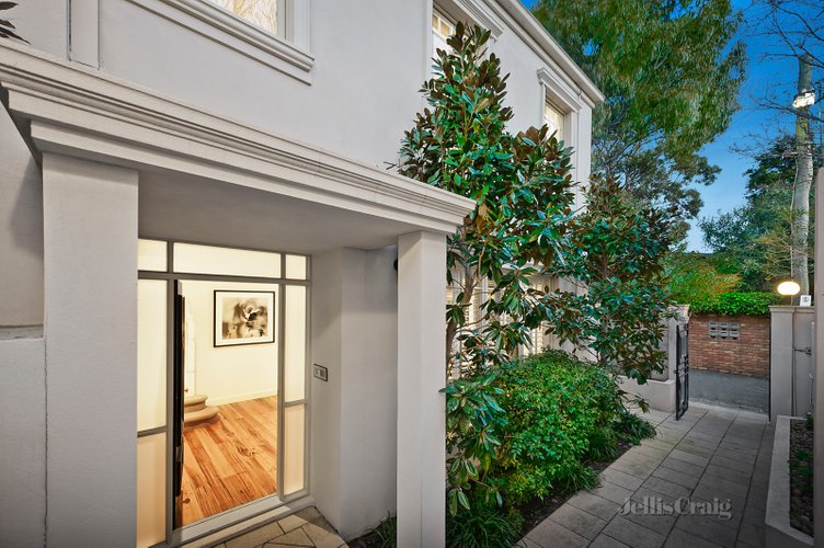 7 Macfarlan Lane South Yarra 3141
