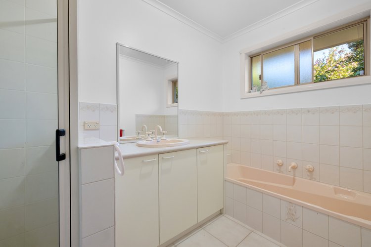 7 Maneroo Court, Eastwood