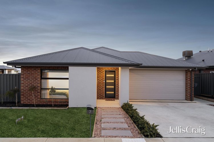 7 Mcgeachin Street Lucas 3350
