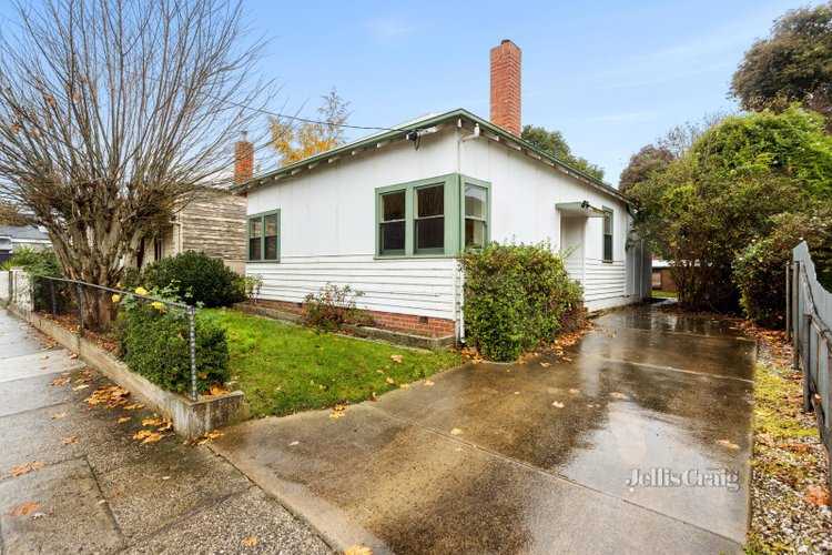 7 Moyle Street Ballarat Central 3350