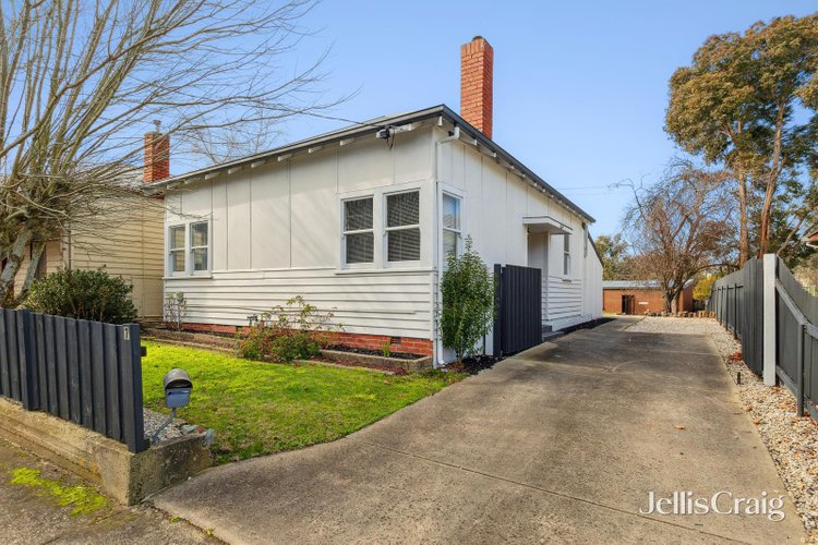 7 Moyle Street Ballarat Central 3350