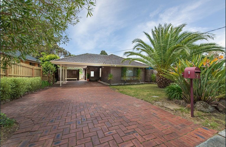 7 Norwich Street Boronia 3155