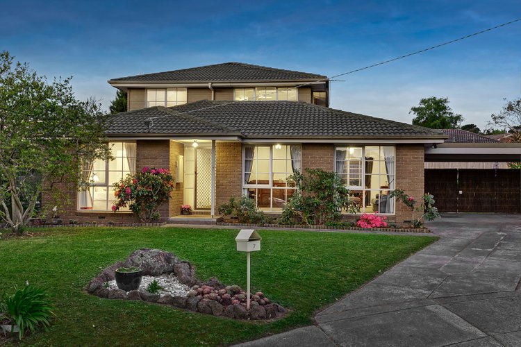 7 Pinetree Court Ringwood North 3134