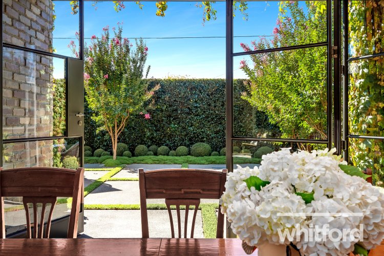 7 Queens Road, Newtown