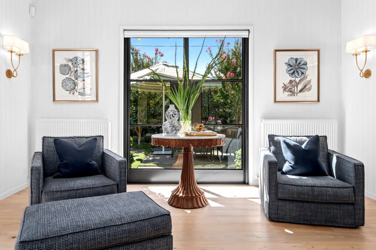 7 Queens Road, Newtown