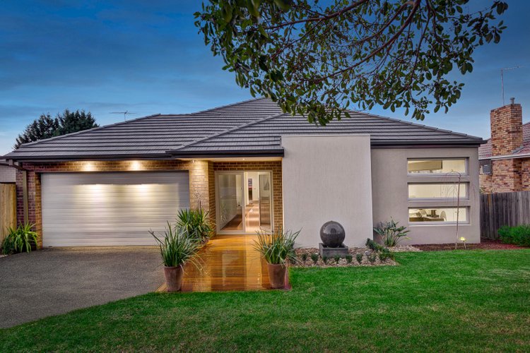 7 Robinson Grove Bulleen 3105