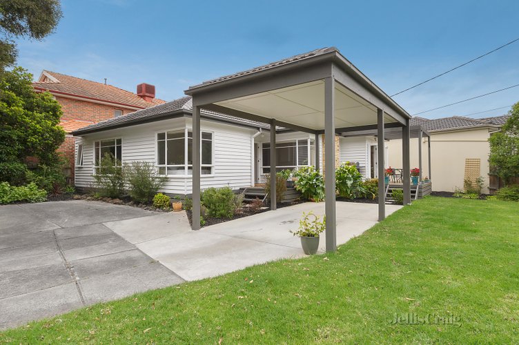 7 Rosstrevor Crescent Mitcham 3132