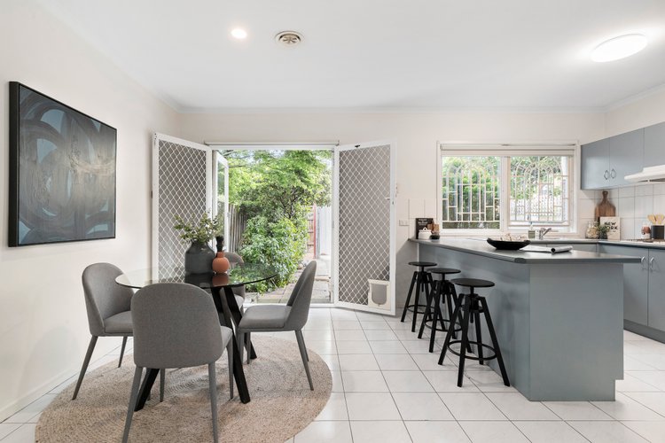 7 Sims Square  Kensington 3031