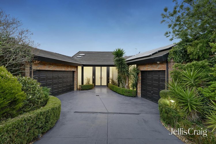 7 Stirling Crescent Glen Waverley 3150
