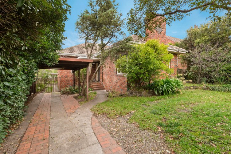 7 The Moor Avenue Balwyn North 3104