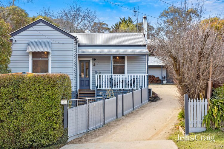 7 Treasure Street Castlemaine 3450