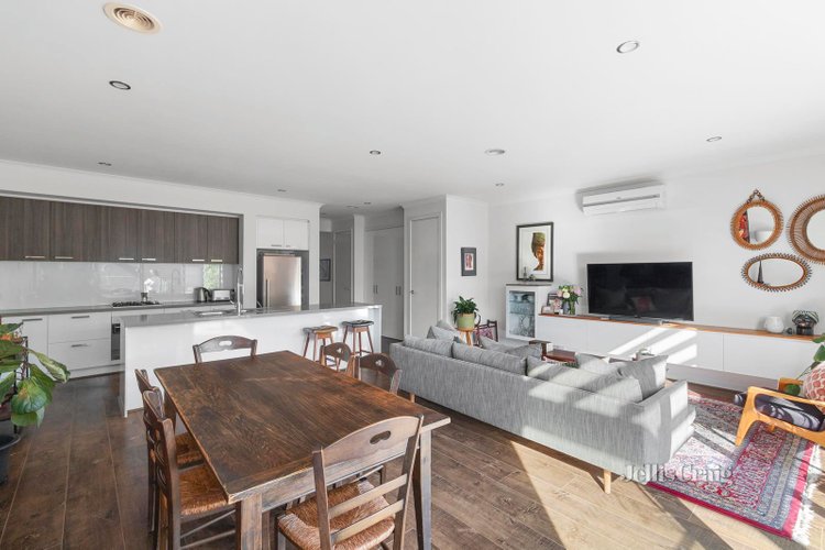 7 Weinberg Walk Heidelberg Heights 3081