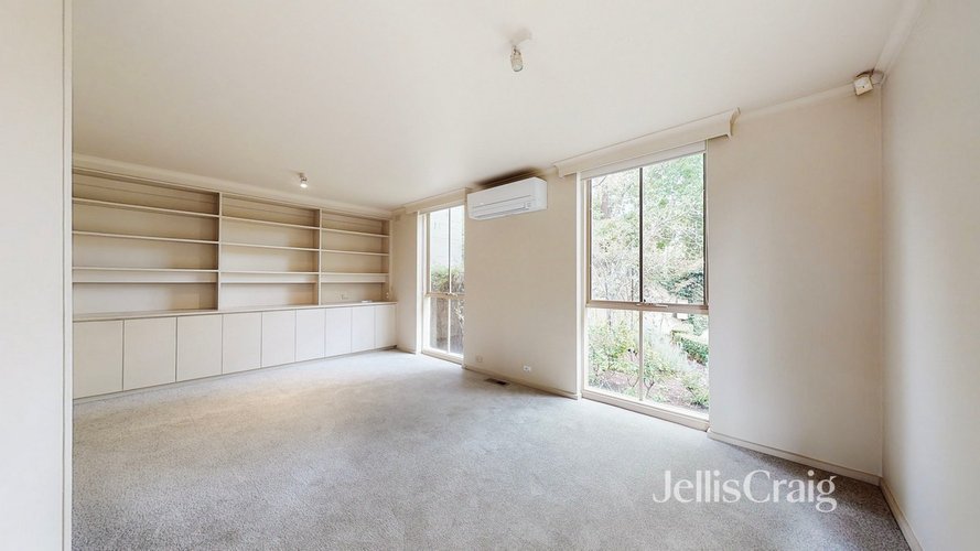 70 Albany Road Toorak 3142