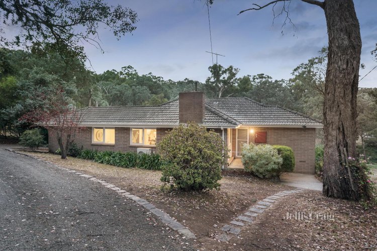 71 Thompson Crescent Research 3095