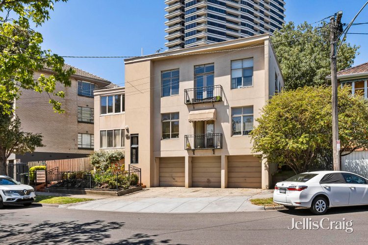 7 1 Woonsocket Court St Kilda 3182