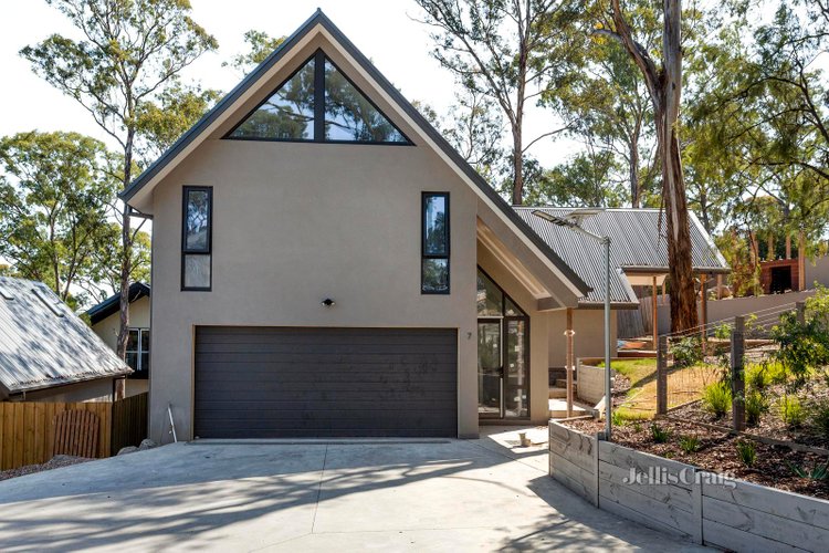 7 13 Piper Crescent Eltham 3095