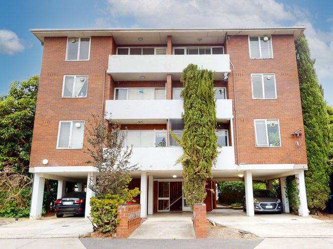 7/14 May Road Toorak 3142