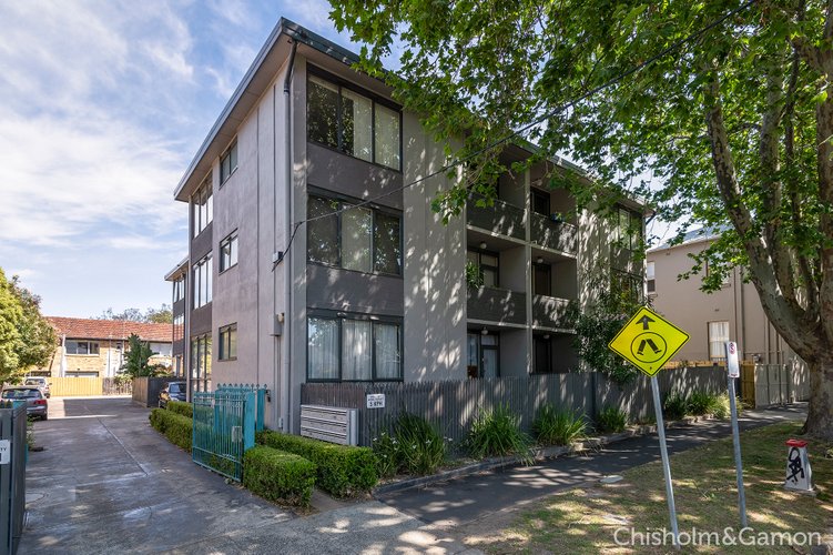 7/17 Dickens Street Elwood 3184