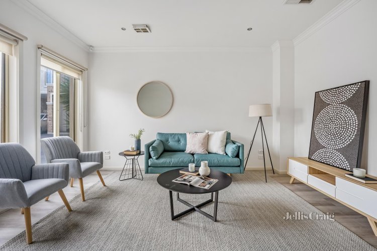 7 191 Gordons Road South Morang 3752