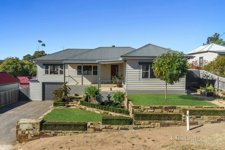 72 Bowden Street Castlemaine 3450