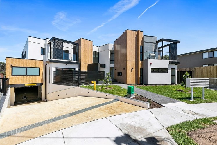 7/2 Howard Court Clayton 3168