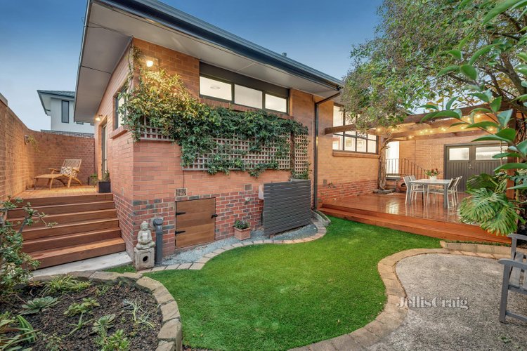 72 Mahoneys Road Forest Hill 3131