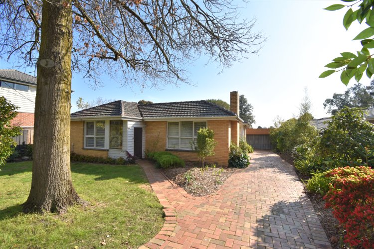72 Shady Grove Forest Hill 3131