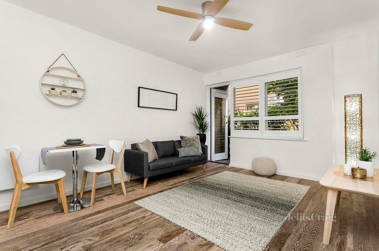 7/24 Loch Street St Kilda West 3182