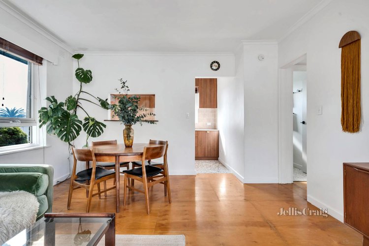 7 2B Loyola Avenue Brunswick 3056