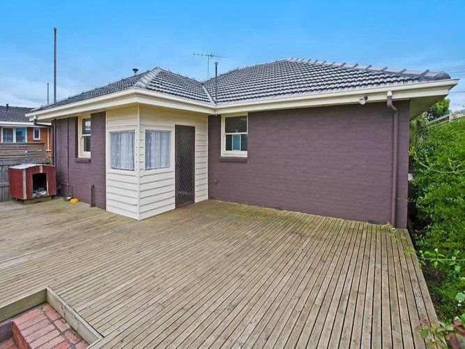 73 Cambra Road, Belmont