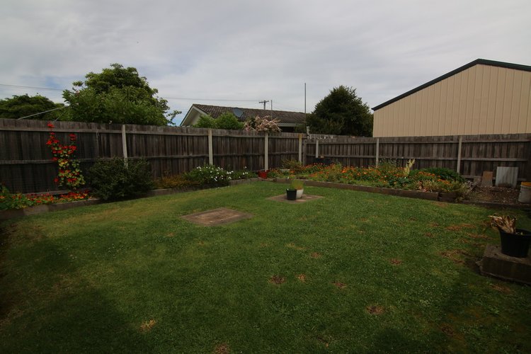 73 Williams Parade, Bairnsdale