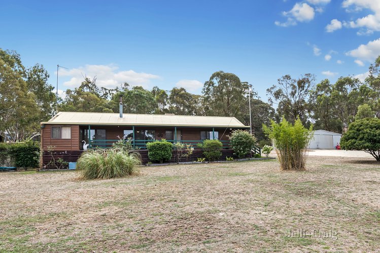 736 Pyrenees Highway Chewton 3451