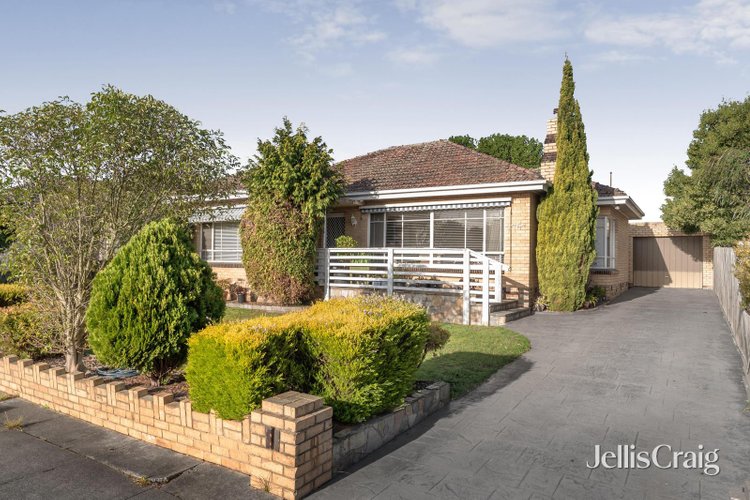 74 Hillview Avenue Mount Waverley 3149