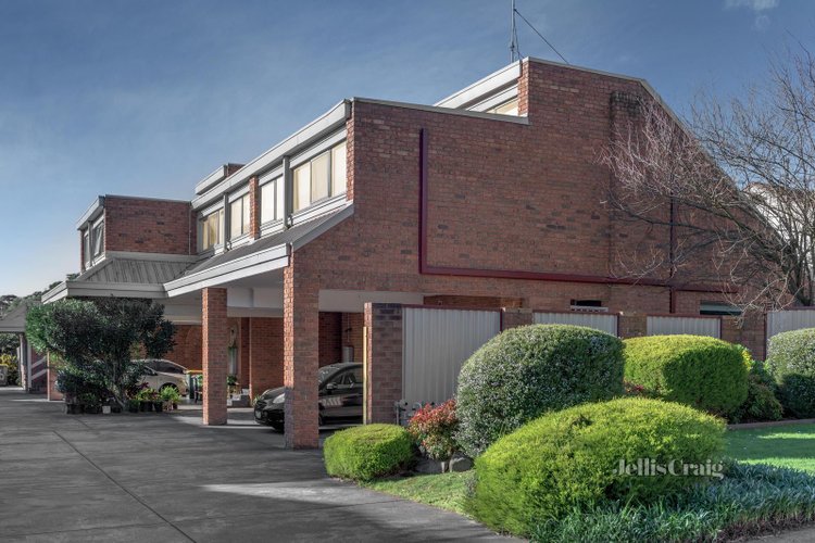 7 5-7 Luck Street Eltham 3095