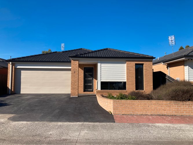 7/5 Hall Court Kyneton 3444